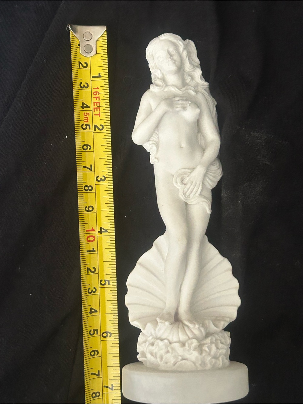 White Resin Venus Shell Statue - Decorative Home Art
